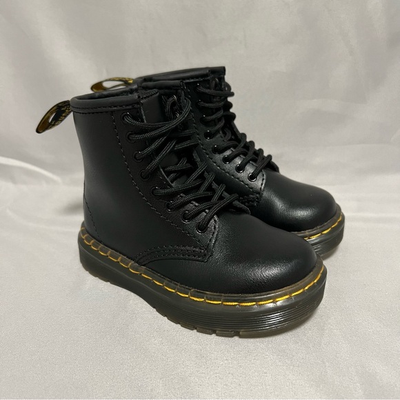 Dr. Martens Docs Combat Boots Toddler Size 7 Grunge Style - Picture 2 of 8